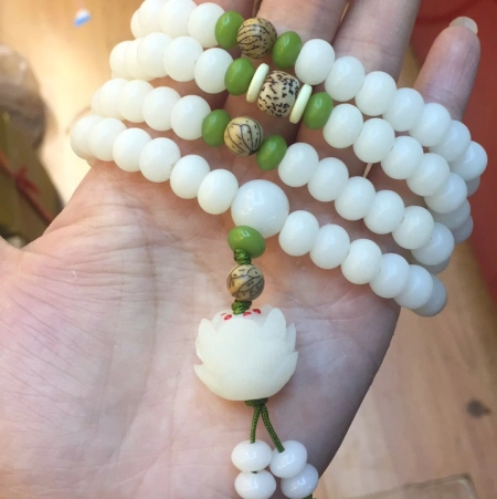 Bodhi Root Lotus Carving 108 long strings of Jinhong handicrafts White Lotus Bead Chain Jinhong b-001 Bodhi Root Lotus Carving 108 long strings of Jinhong handicrafts White Lotus Bead Chain Jinhong b-001